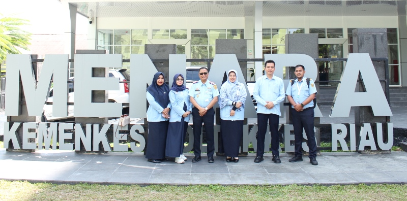 Balai Kekarantinaan Kesehatan Kelas I Dumai Berkunjung ke perpustakaan dalam rangka Benmarck Program inovasi Serbuk Sari (Selasa Rembuk Buku Sivitas Akademika Polkesri)