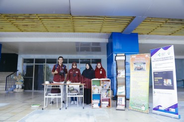 Perpustakaan Poltekkes Kemenkes Riau, mengadakan promosi Perpustakaan  di Stadion Rumbai Pekanbaru